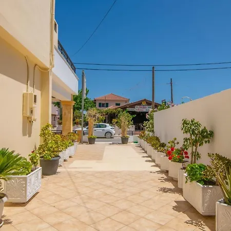 Sunbliss Studios&apartments 4*